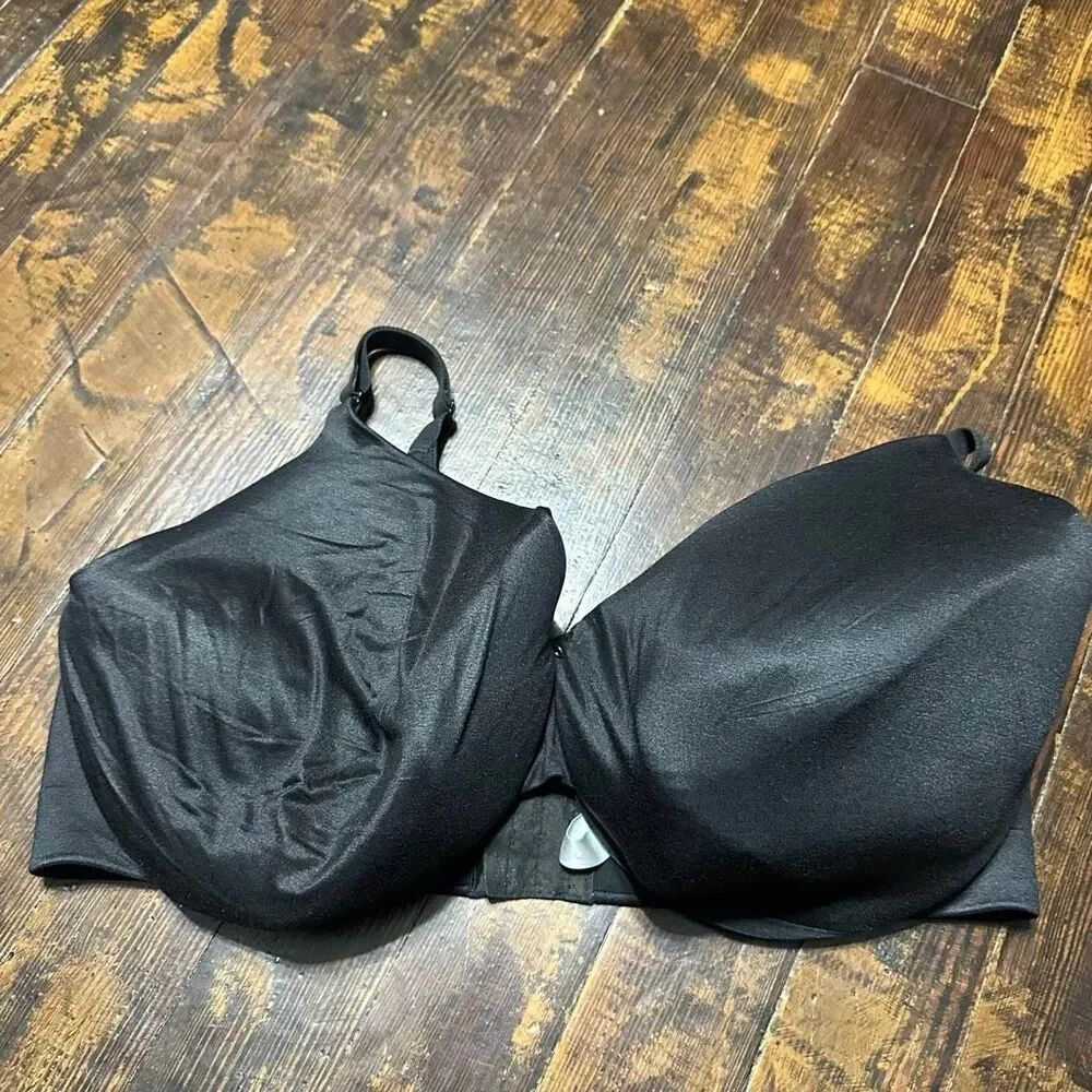 Cacique black back smoother lightly lined full coverage 46H bra